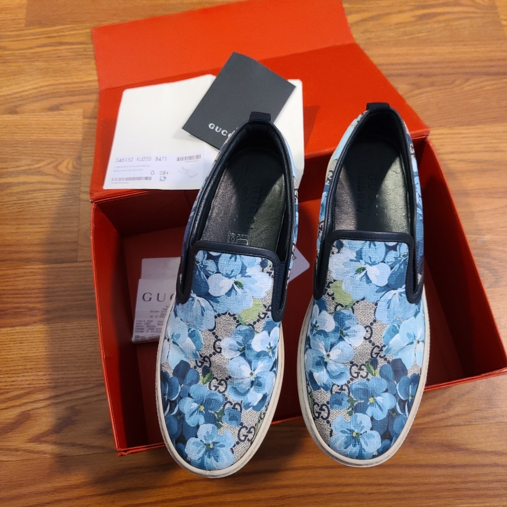 S O L D , Slip on gucci